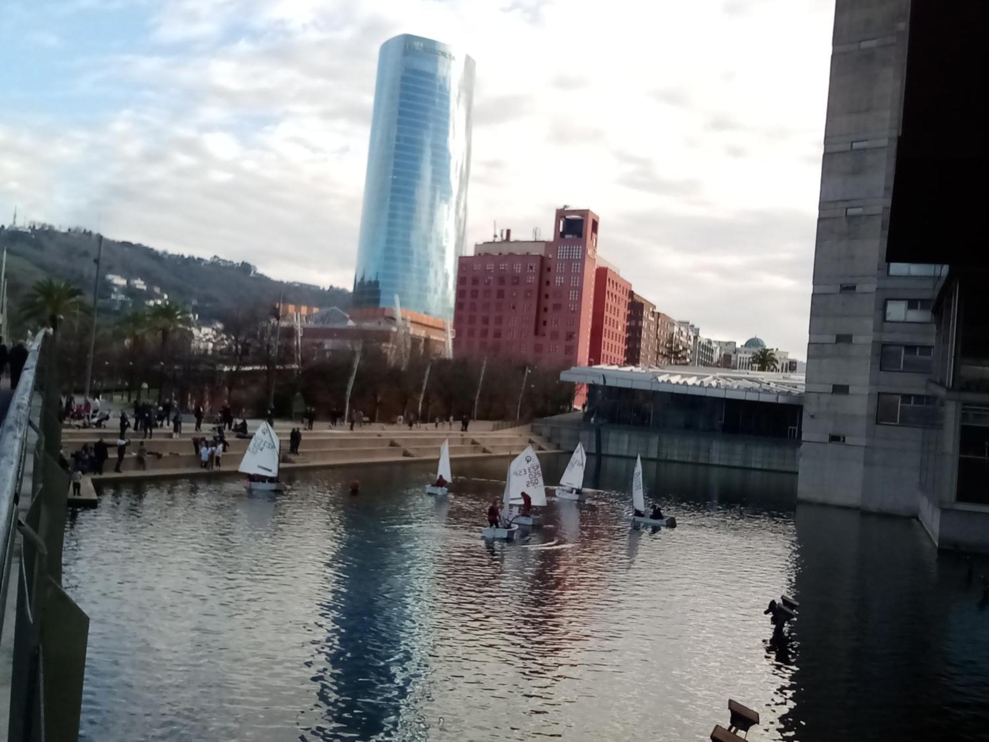 Coqueto Apartamento Frente Al Guggenheim Билбао Екстериор снимка
